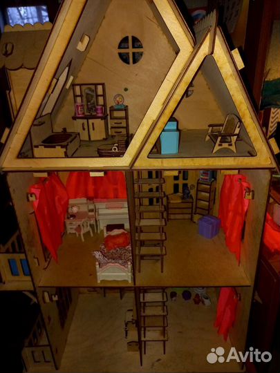 Детский игровой домик из дерева