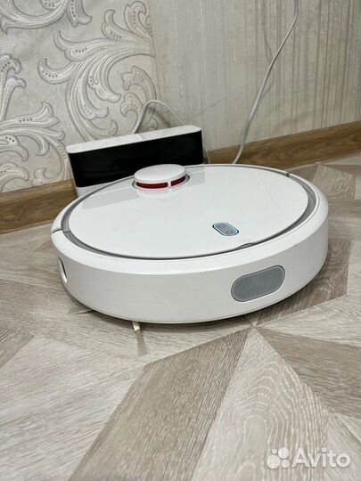 Робот-пылесос Xiaomi Mi Robot Vacuum Cleaner
