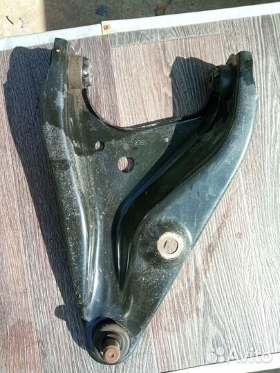 Рычаг передней подвески левый Ларгус, Логан