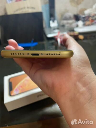 iPhone Xr, 64 ГБ