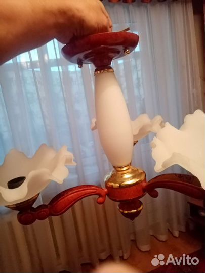 Люстра трехрожковая