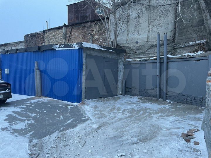 Гараж, > 30 м²