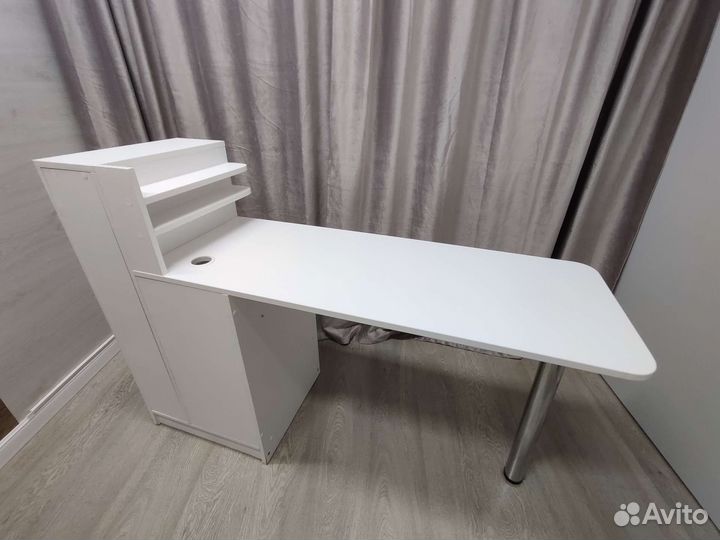 Стол для маникюра