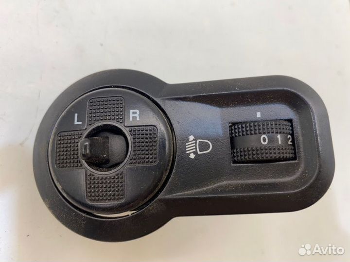 Блок управления зеркалами Kia Spectra седан S6D