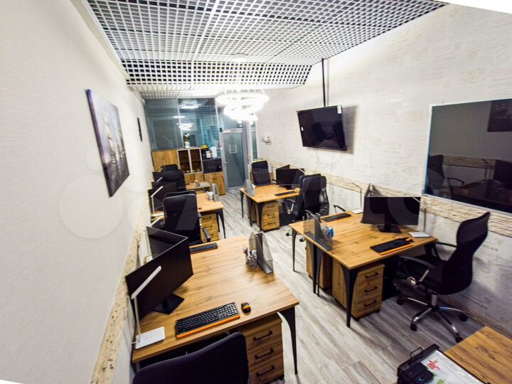 Офис на 9 сотрудников под ключ с парковкой в центр