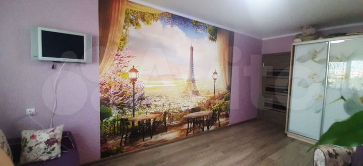 2-к. квартира, 65 м², 4/10 эт.