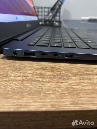 Ноутбук Asus ZenBook ux430uar 14'/i5-8/8Gb