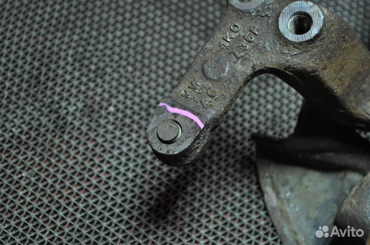 Ступица задняя правая volkswagen jetta 1K2