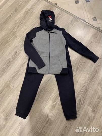 Спортивный костюм