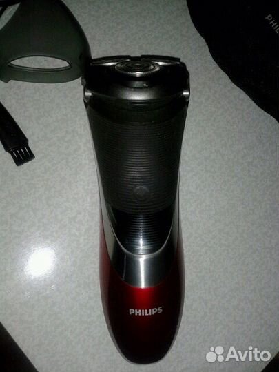 Продаю электробритву Philips