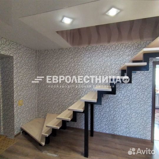Лестница на металлическом каркасе