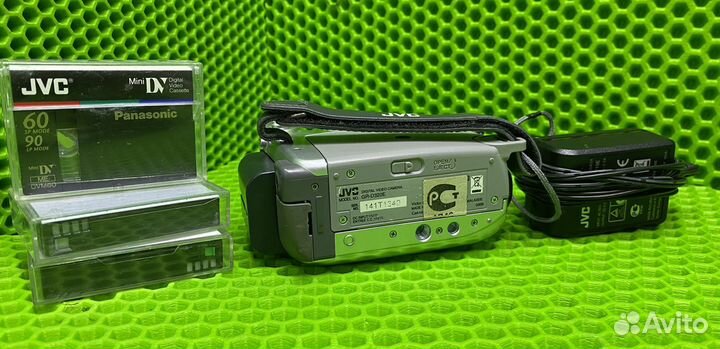 Видеокамера JVC GR-D320