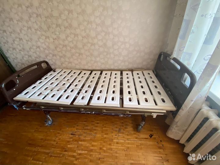 Медицинская кровать для лежачих больных