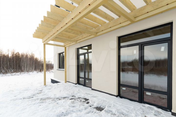 Коттедж 203 м² на участке 7,5 сот.