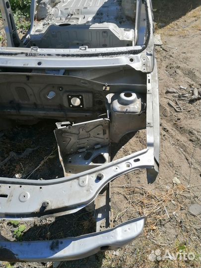 Лонжерон Renault sandero Лев