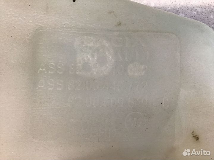 Бачок омывателя лобового стекла Renault Sandero 20