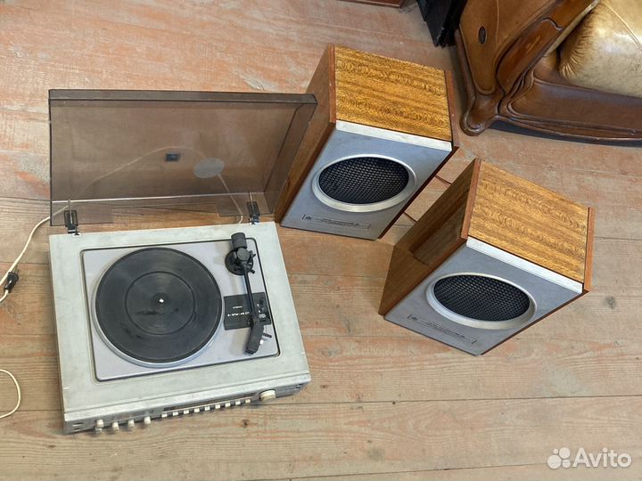 Проигрыватель винила Игла 302-1