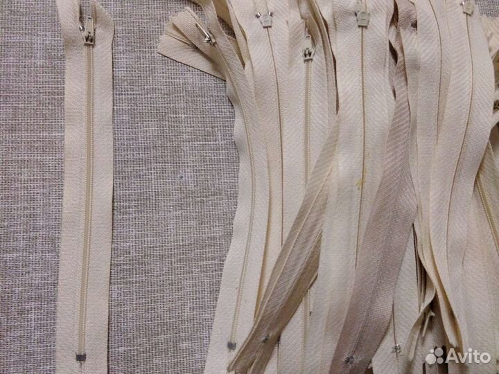 Молния юбочная молочного цвета 18см,№3