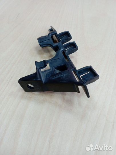 Кронштейн переднего бампера Bmw z4