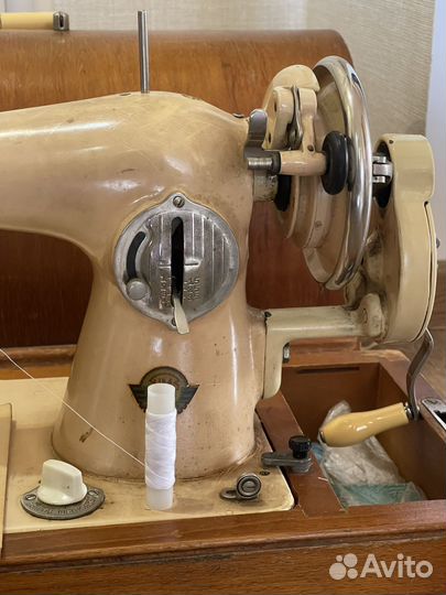 Швейная машина чайка