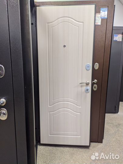 Дверь входная Веста