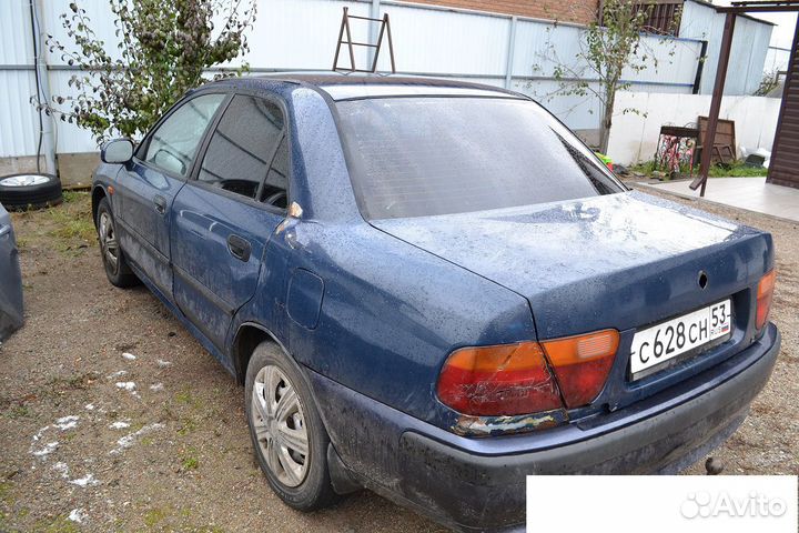 Mitsubishi Carisma 1998 г Распил
