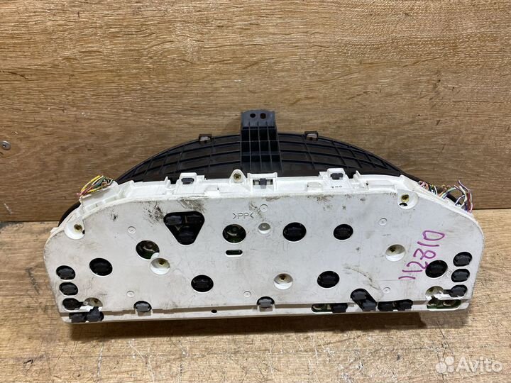 Панель приборов Mazda MPV 2 LW бензин 112810