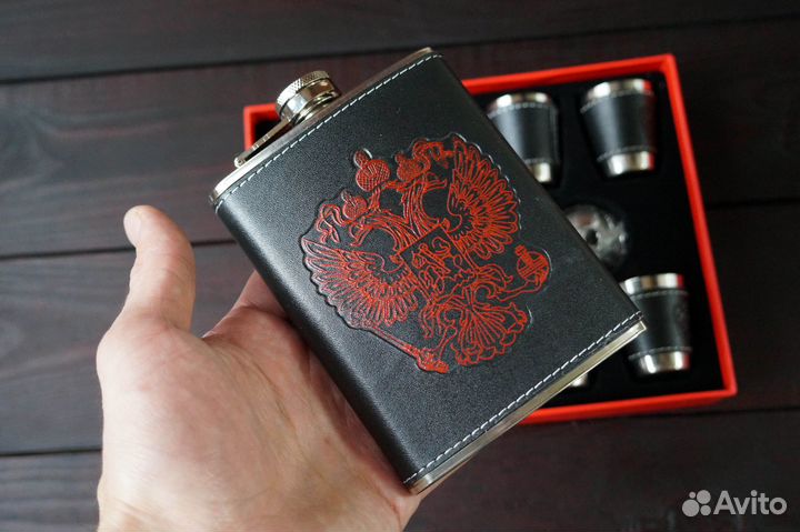 Подарочный набор.Фляжка,рюмки,воронка.Новый