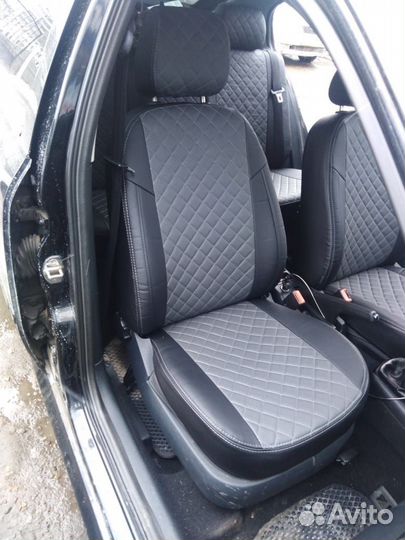 Автомобильные чехлы на Skoda Octavia Tour