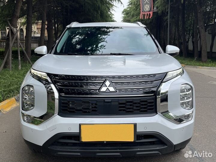 Mitsubishi Outlander 1.5 CVT, 2023, 7 000 км