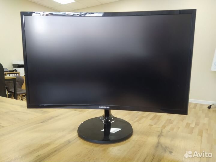 Изогнутые мониторы