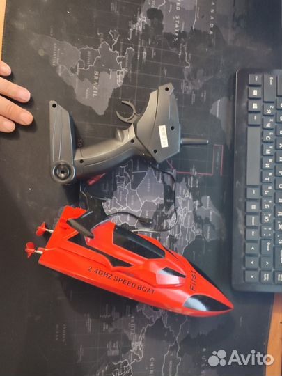 Радиoупpaвляемая лодка