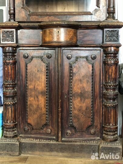 Антикварные шкафы. Витрины