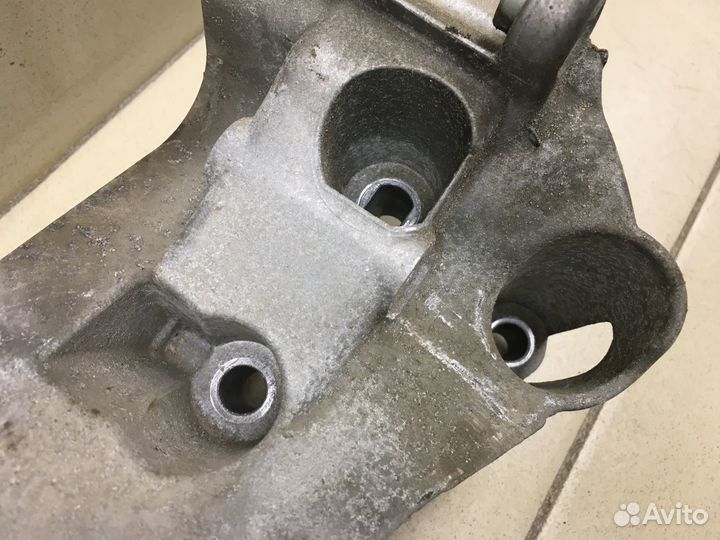 Кронштейн генератора Logan 2005-2014