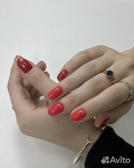 Модель к мастеру маникюра с опытом