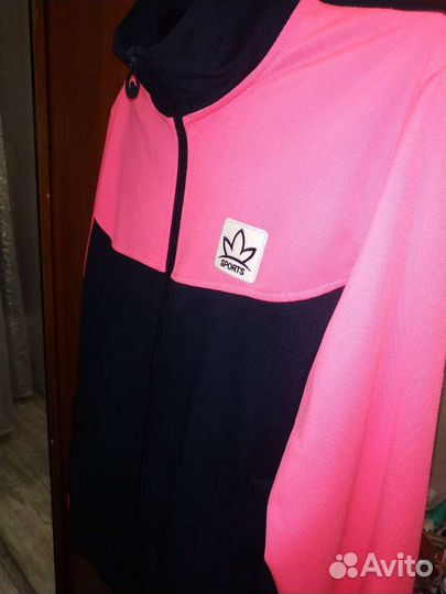 Спортивный костюм женский