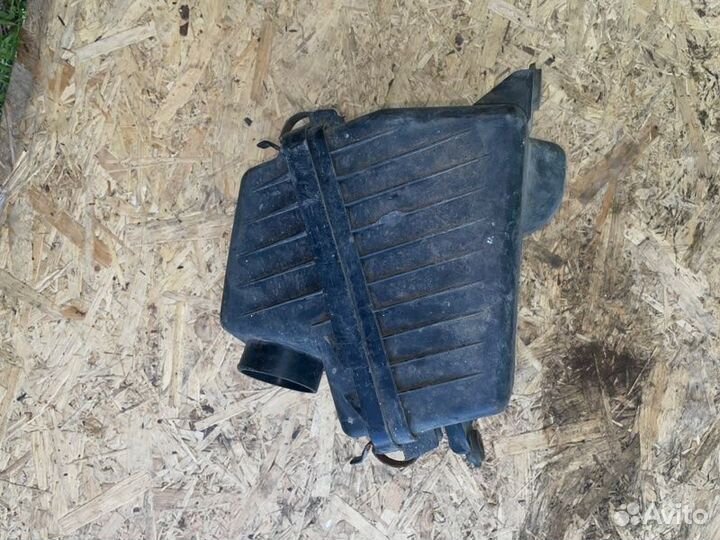 Корпус воздушного фильтра Kia Magentis EF G4JP