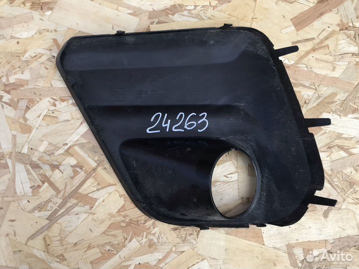 Решетка в бампер правая Subaru Forester 5 SK S14