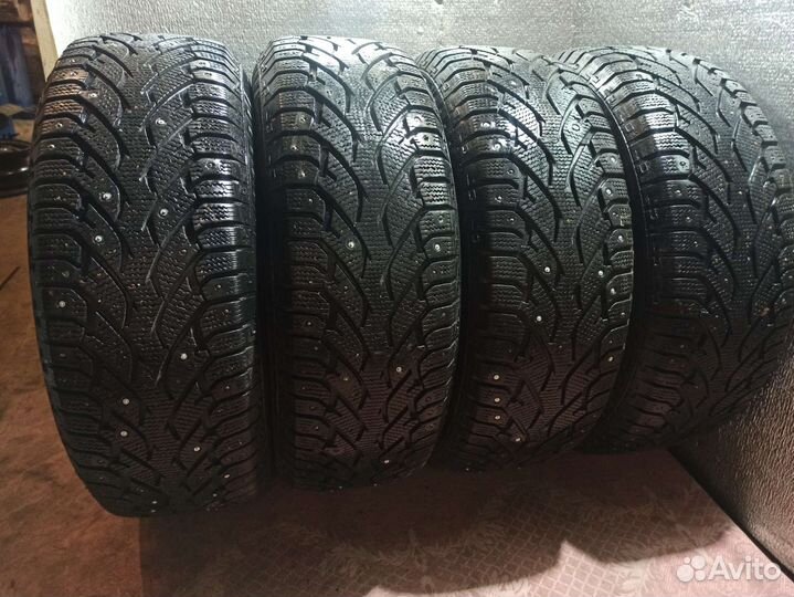 Matador MP 50 Sibir Ice 215/65 R16 98T
