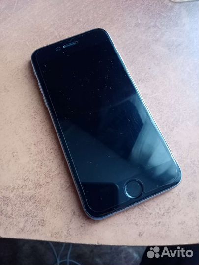 Телефон iPhone 6