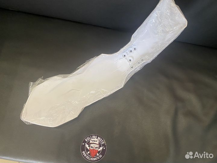 Крыло переднее Regulmoto Seven Medalist