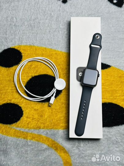 Часы apple watch se 44 mm