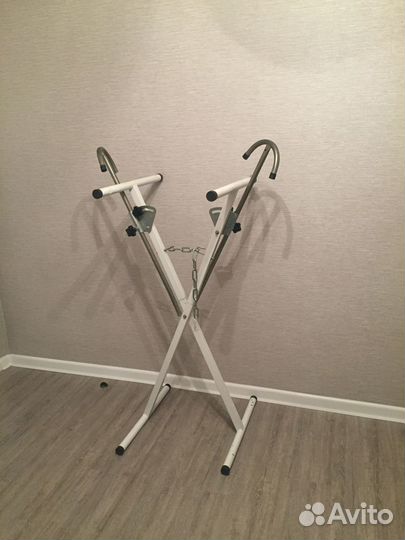 Стол окрасочный Х-образный с держателями