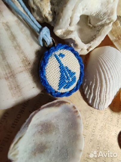 Кулон кораблик