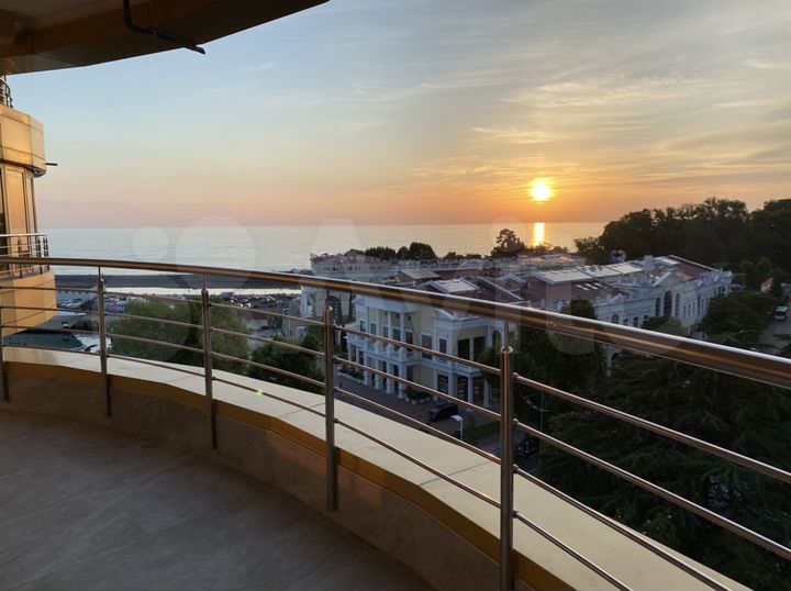 2-к. квартира, 73 м², 10/12 эт.