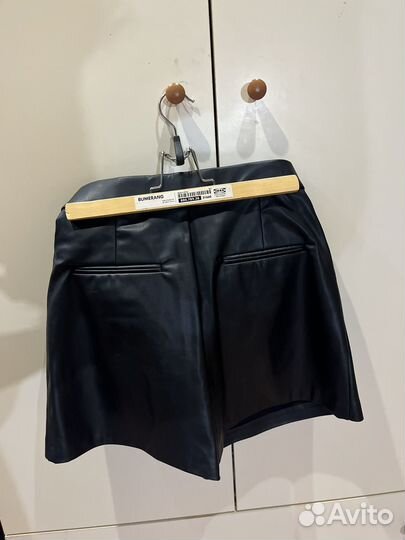 Кожаные шорты zara