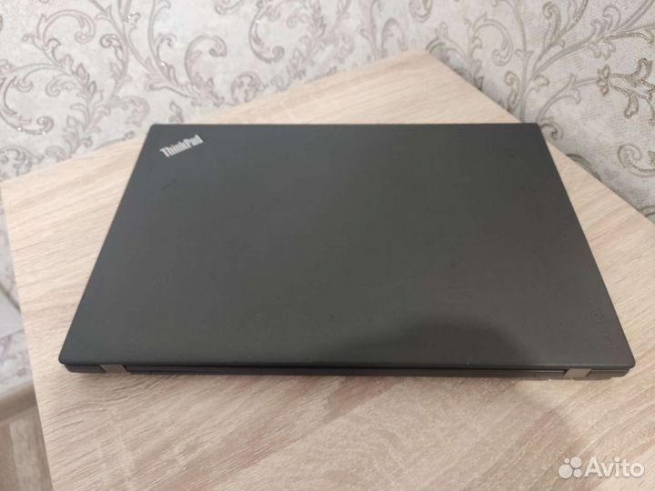 Компактный бизнес ноутбук Lenovo i5gen6/8 ddr4/ssd