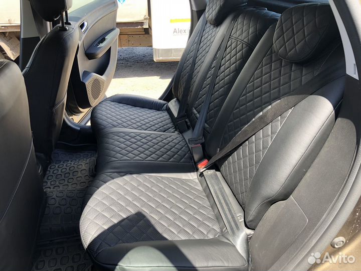 Авточехлы из экокожи в ромб на Renault Arkana