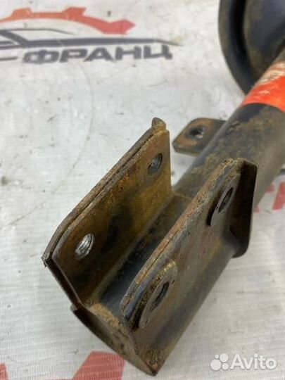 Амортизатор подвески передний правый Peugeot 307