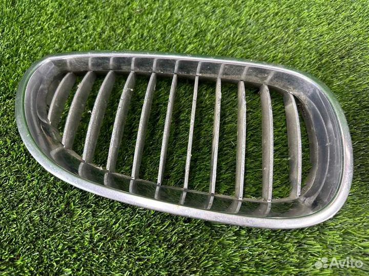 Решетка радиатора Bmw 5 E60 N52B25 2005
